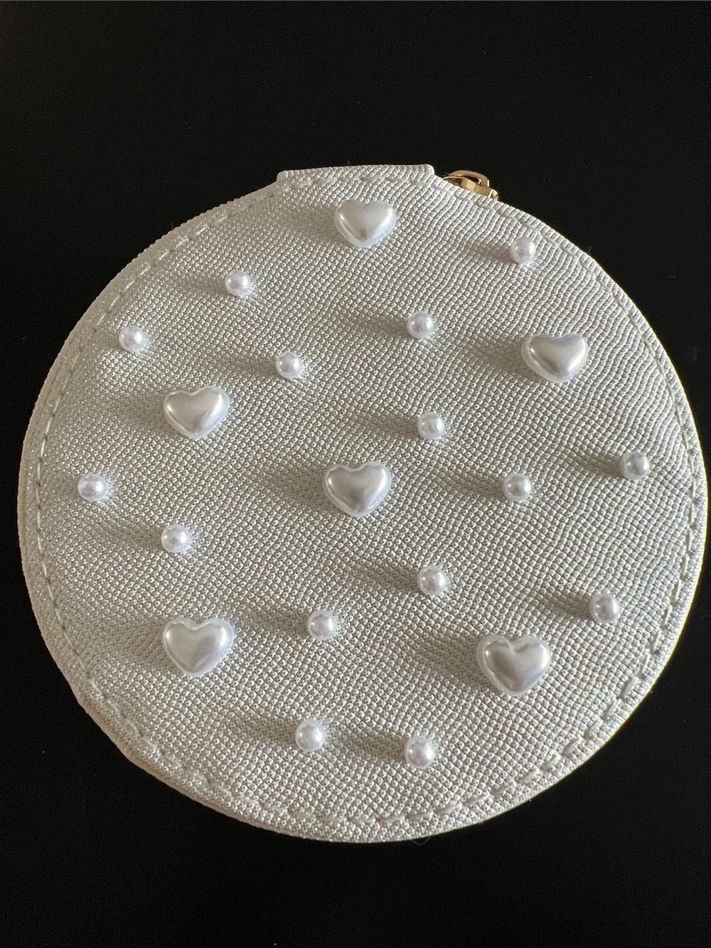 Pearl Heart Embellished Round Jewelry Box - Picture 1 of 5